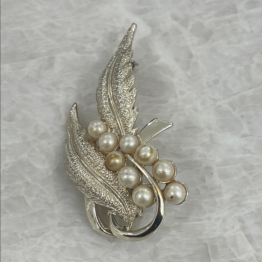 Coro Signed Brooch Silver Tone Leaf Faux Pearl Pin
